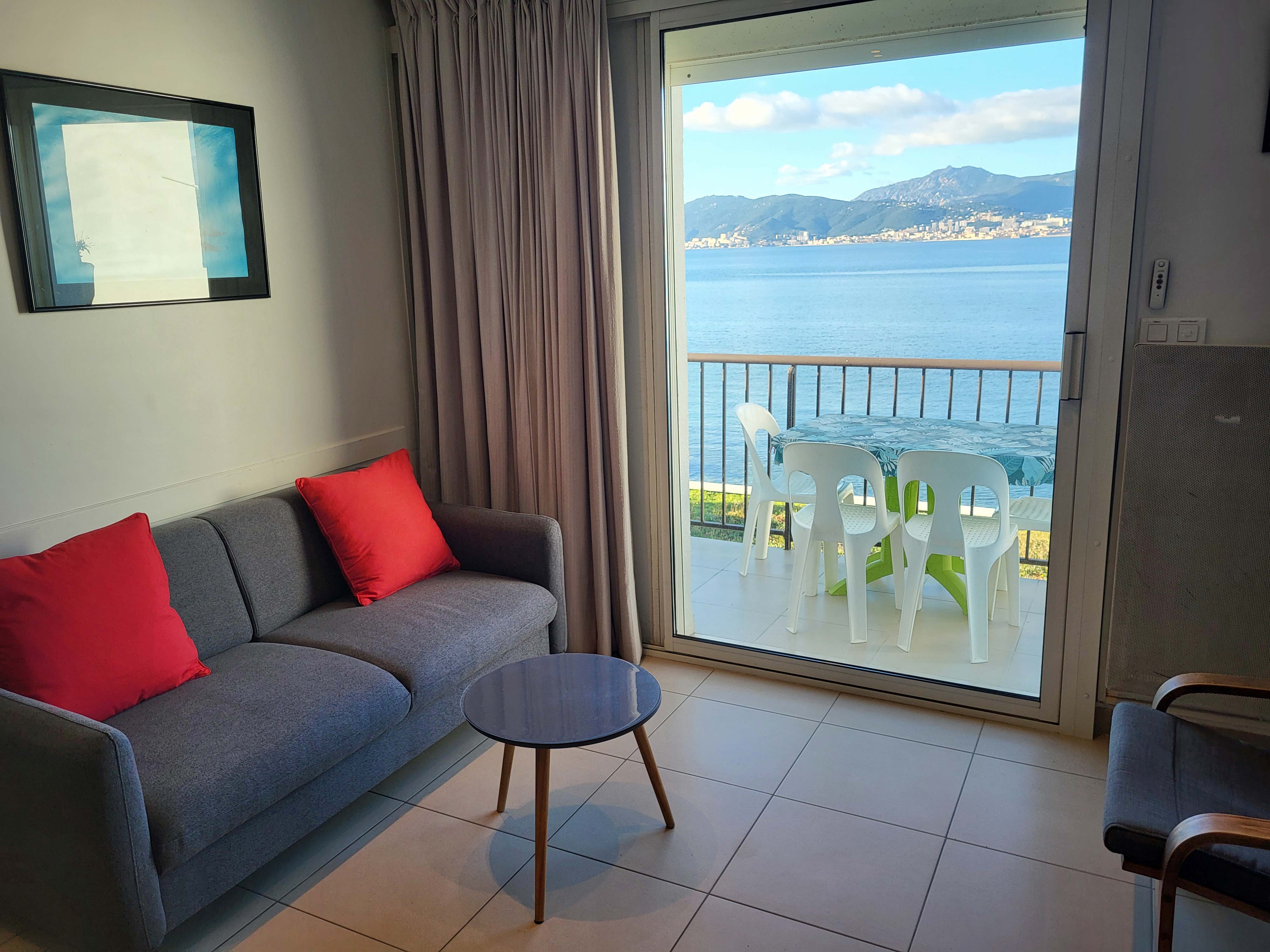  04-t3d-corsica-porticcio-canape