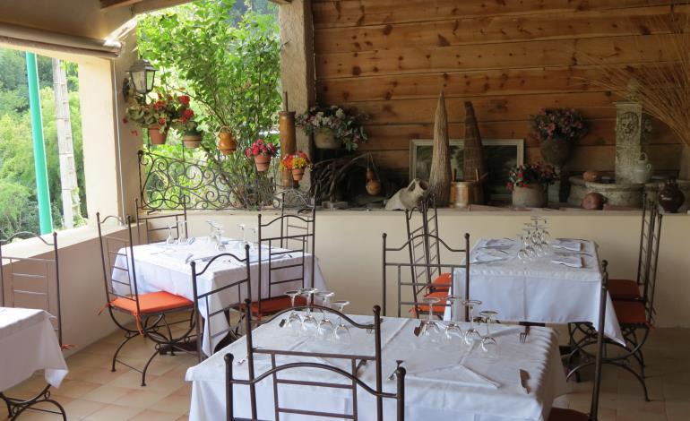 Restaurant Le St PIERRE Terrasse Couverte ©jpf2023