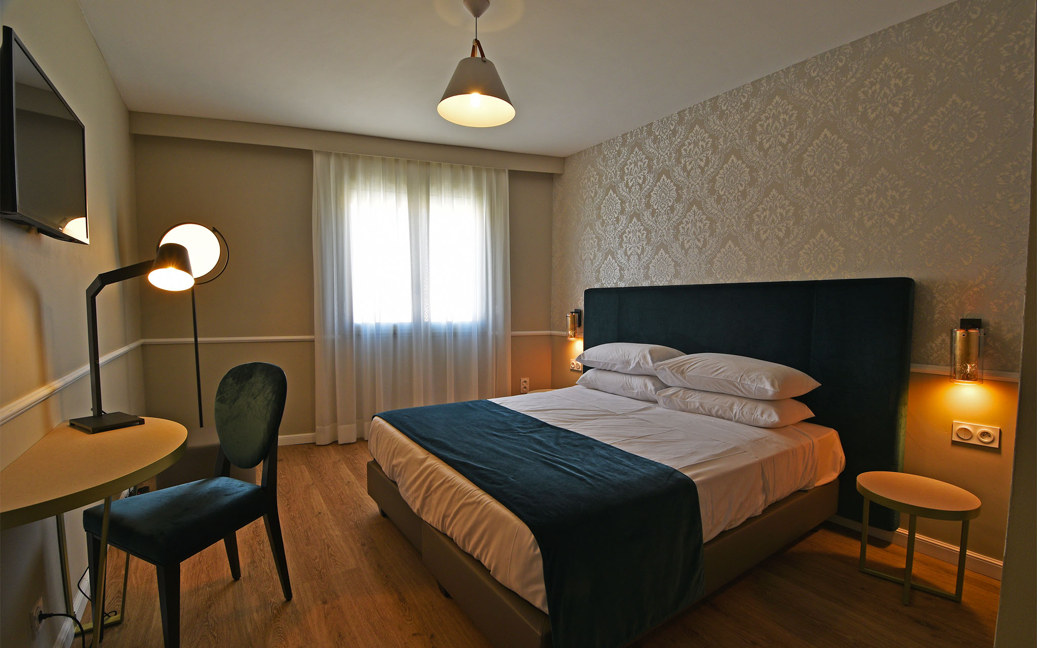  Christophe Colomb    hôtel 3 étoiles centre ville Calvi Corse