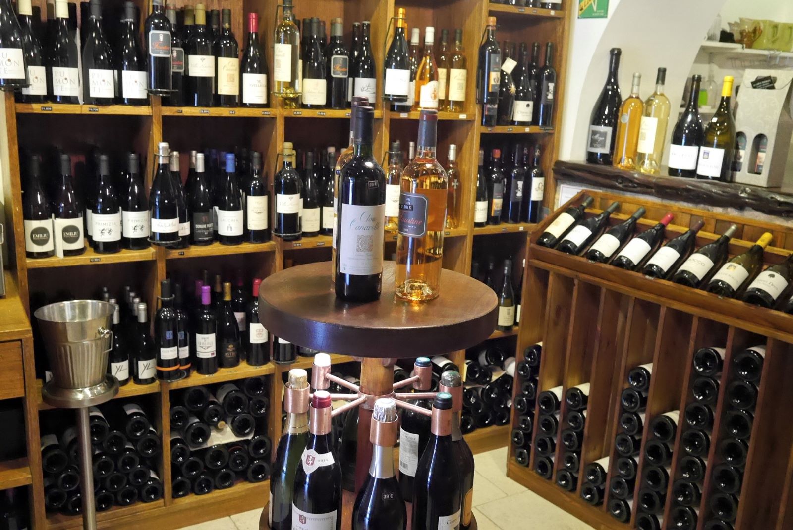  bonifacio_epicerie_terroir_corse_a bitiga_cave_vin