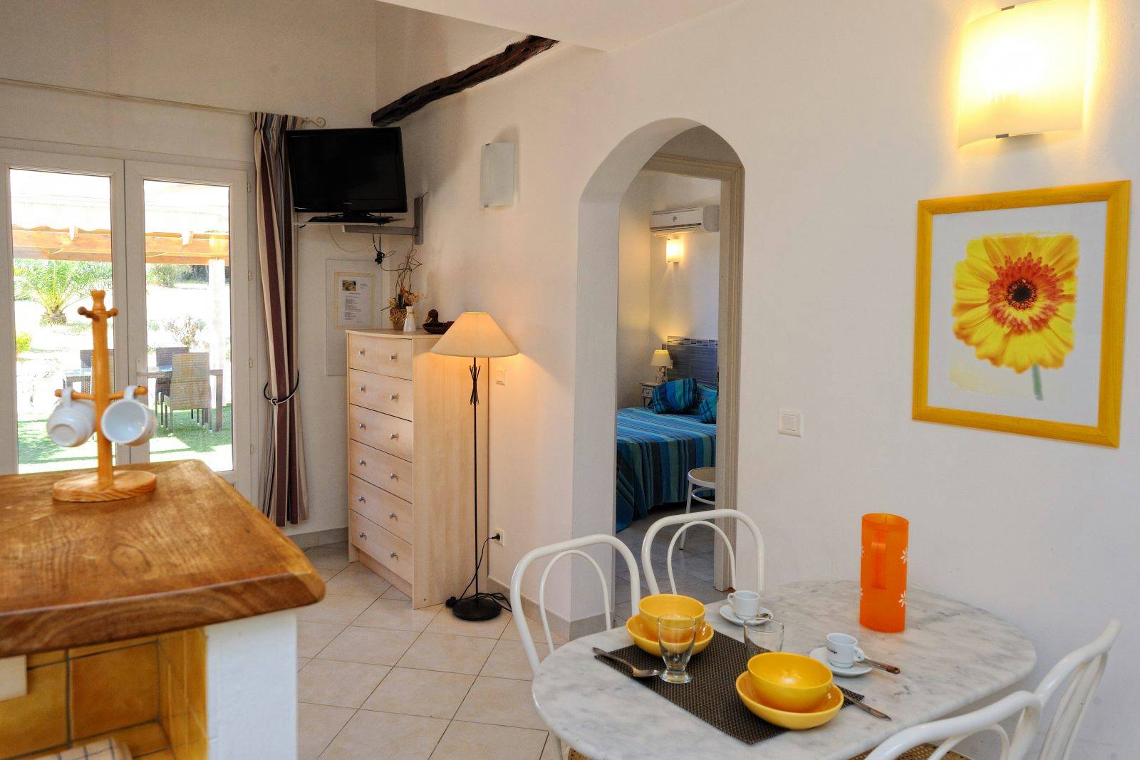  Bonifacio_residence_location_villa_canava