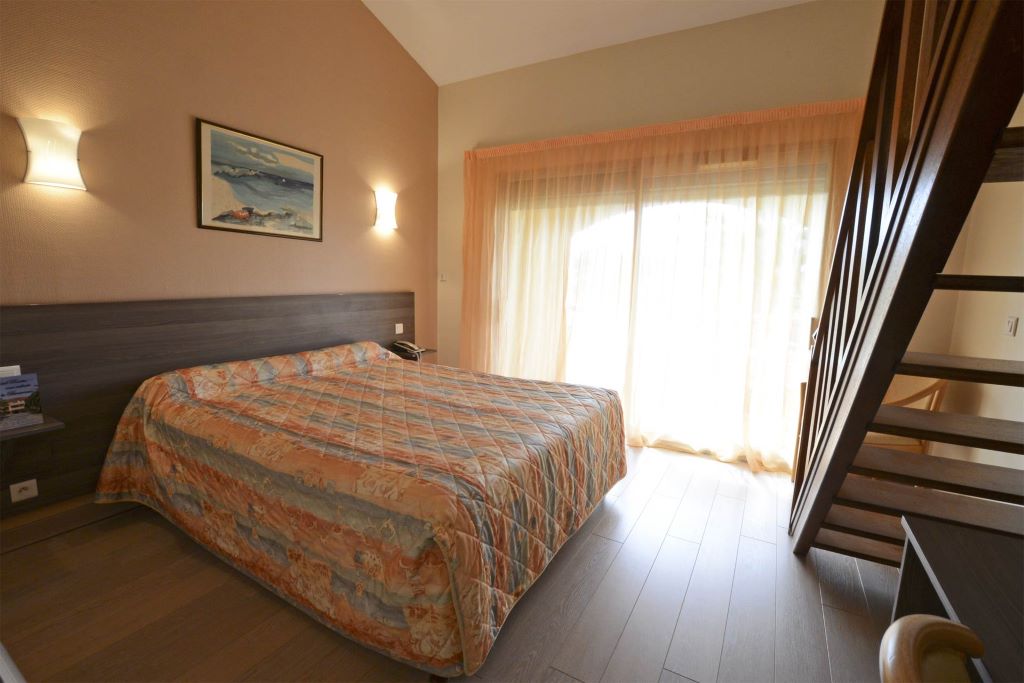  HÔTEL PORETTA
