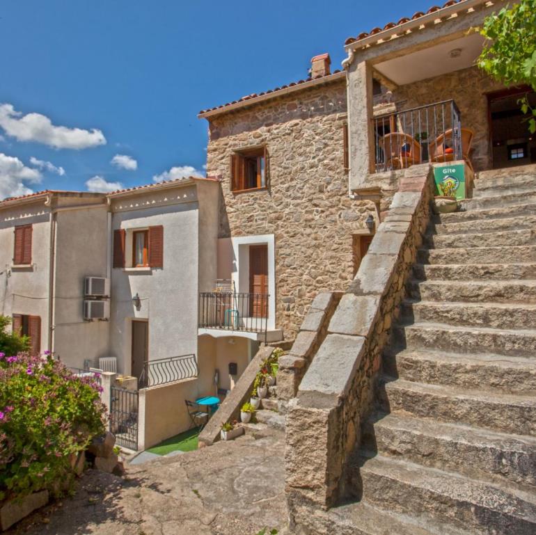 PIAZZA ALLA PIETRA