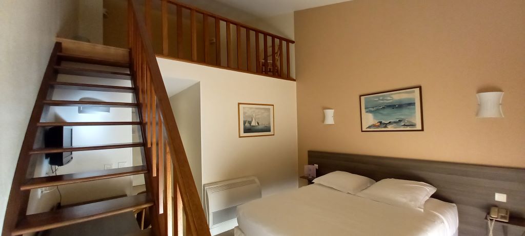  HÔTEL PORETTA - CHAMBRE FAMILIALE