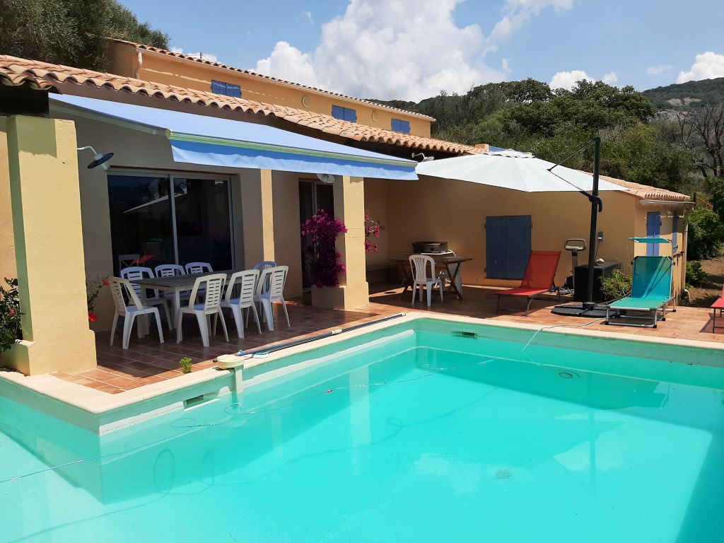  piscine et terrasse