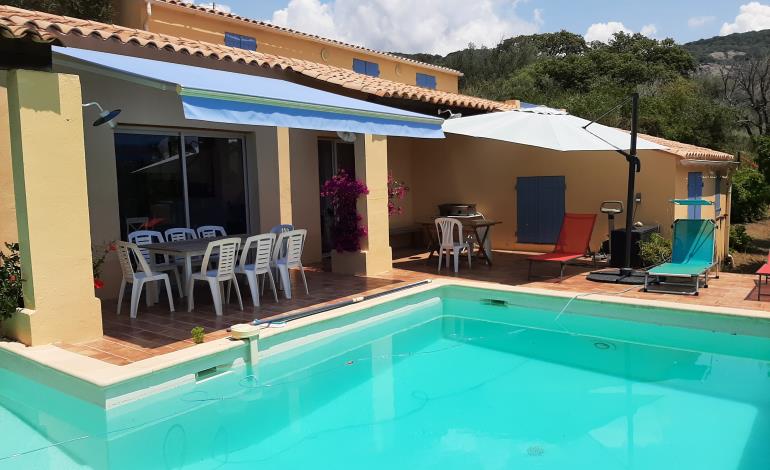 piscine et terrasse Le Parquier Catherine
