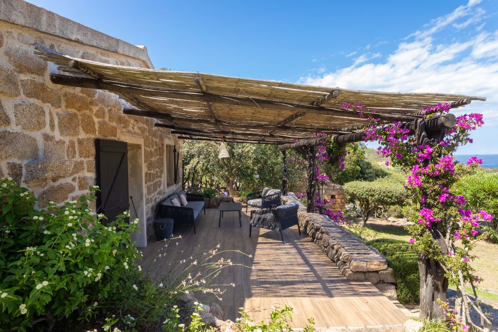  24-06-27-Sperone-Villa-Cala-Longa-medium-35