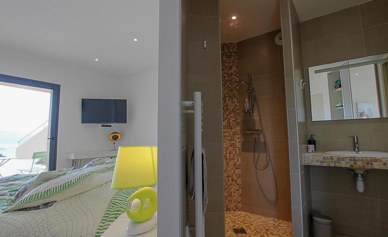 Douche individuelle Gîtes de France Corse