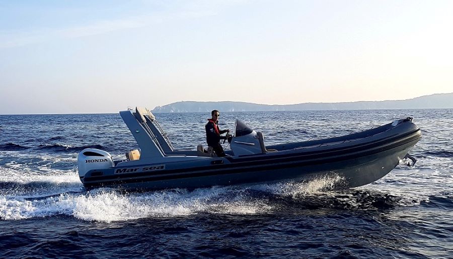  3- location-bateau-bonifacio-marsea-cm180-250cv-poussvague
