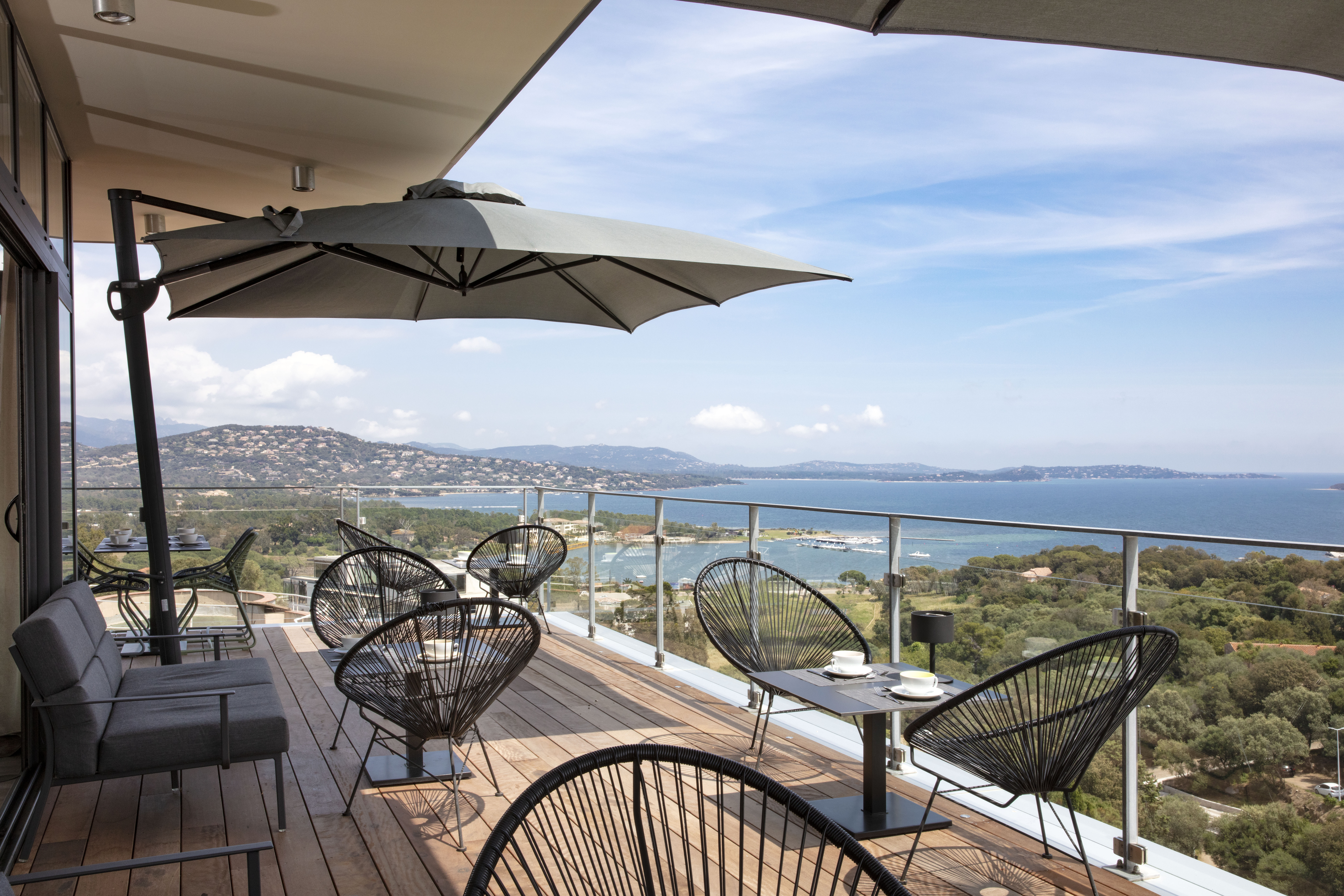  terrasse avec vue de l'hôtel Alcyon à Porto-Vecchio