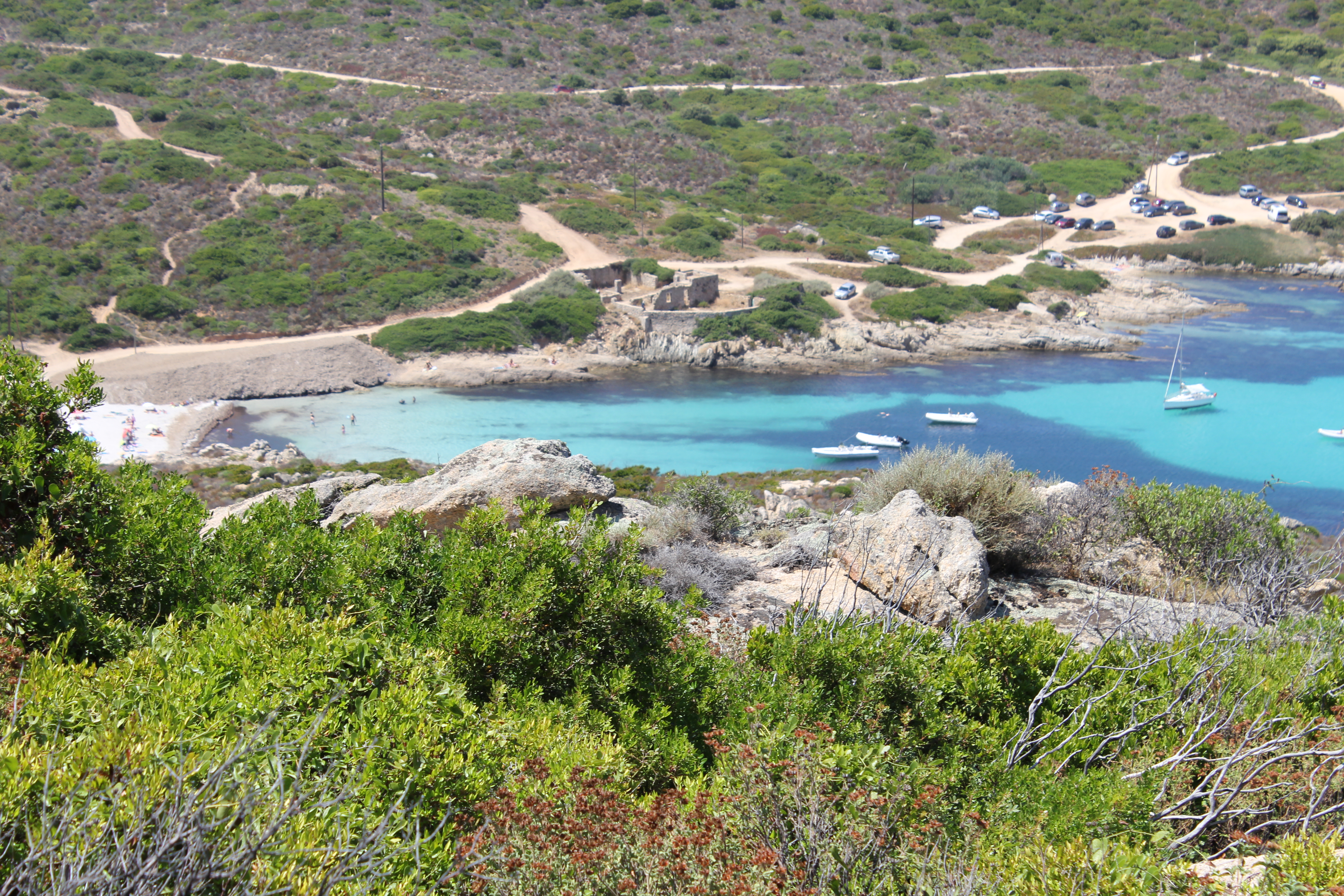  Presqu'île de la Revellata, son phare, ses criques et ses plages
