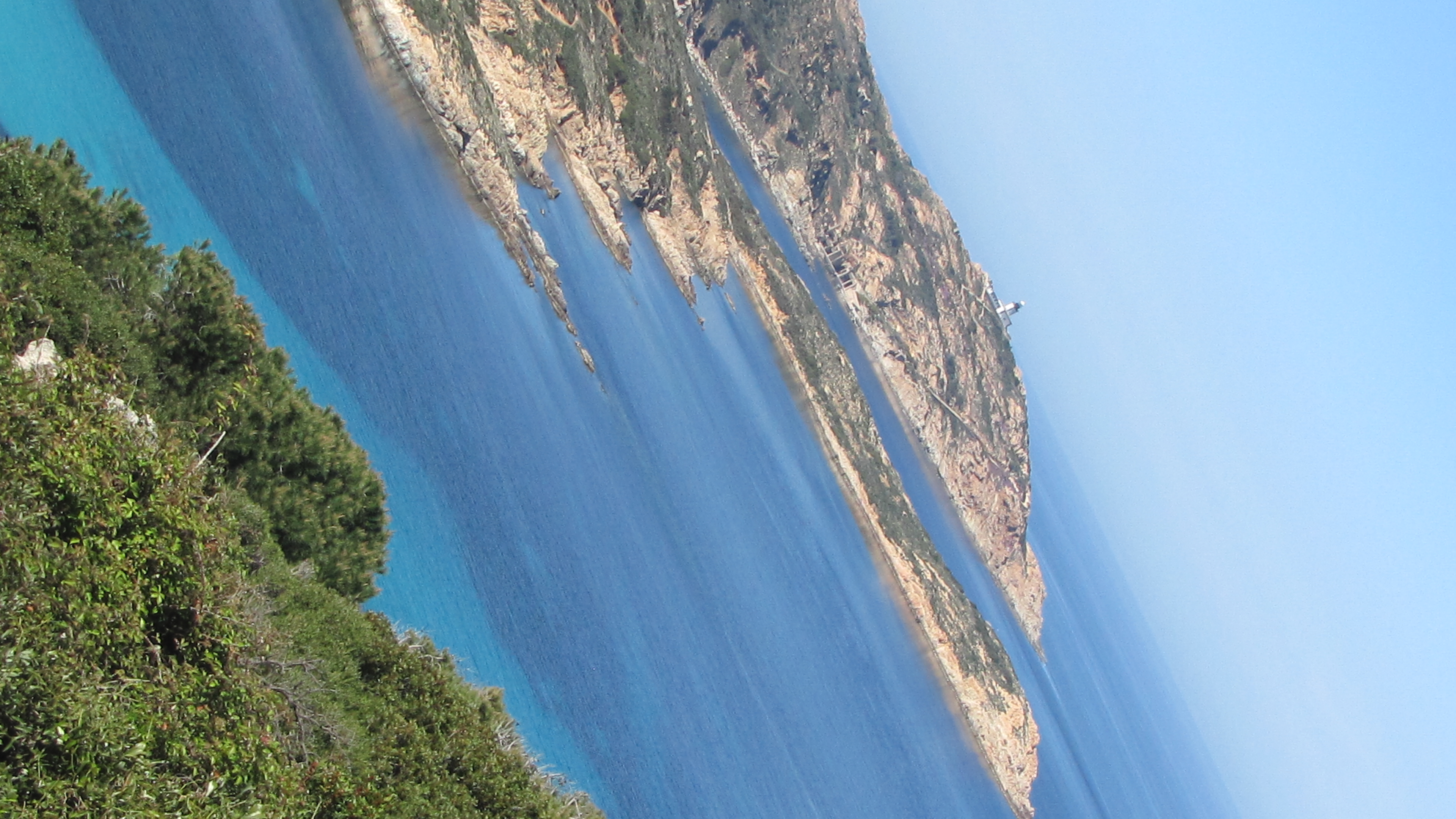 Presqu'île de la Revellata, son phare, ses criques et ses plages