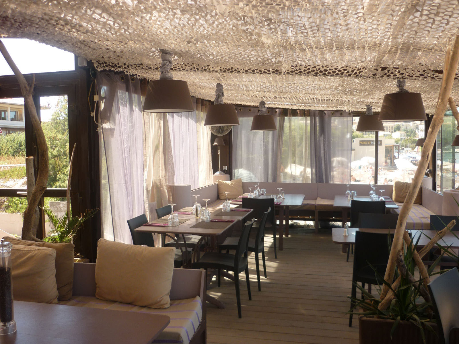  restaurant sur la plage de Calvi