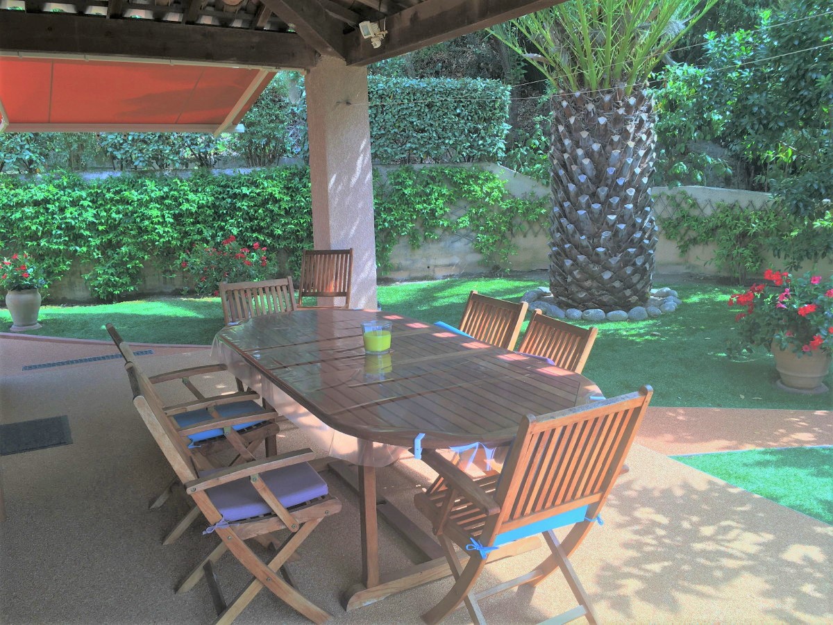  5.La terrasse dos à la mer