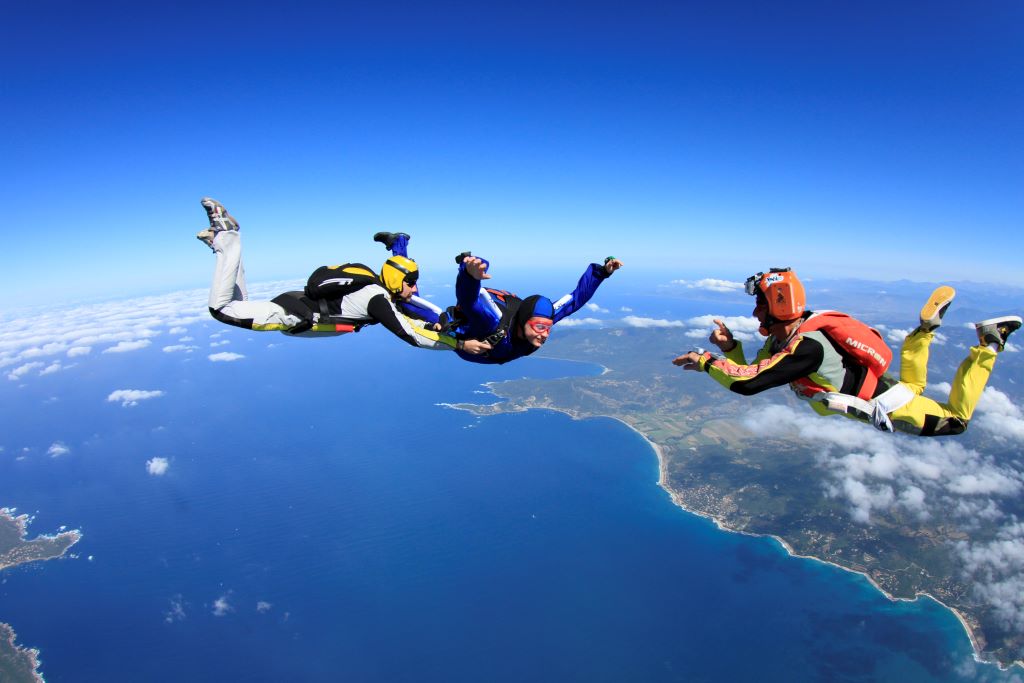 Kievdagi shahvoniy qizdan erotik massaj