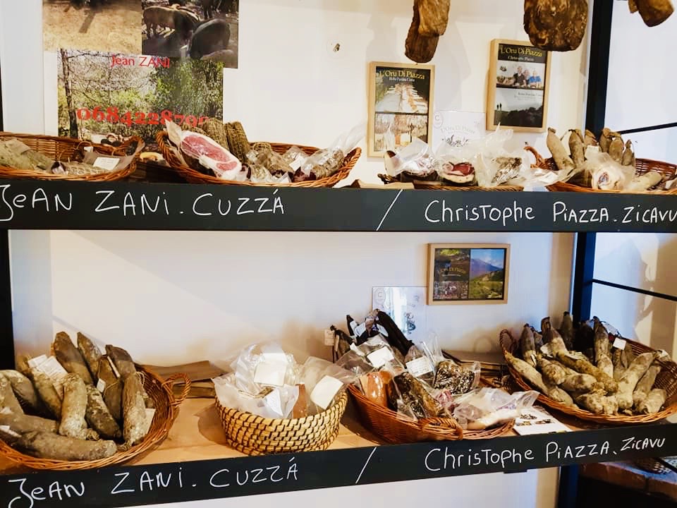  Magasin de producteurs régionaux à Porto-Vecchio. Charcuterie bio corse.