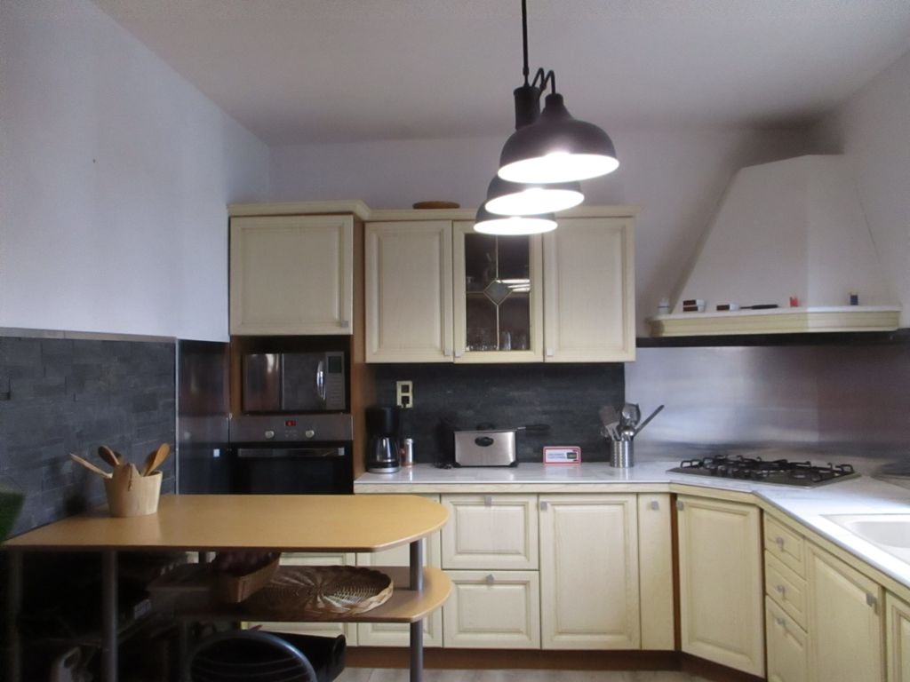  8db54e08-debd-4c04-809b-7665a7bacc98.f10