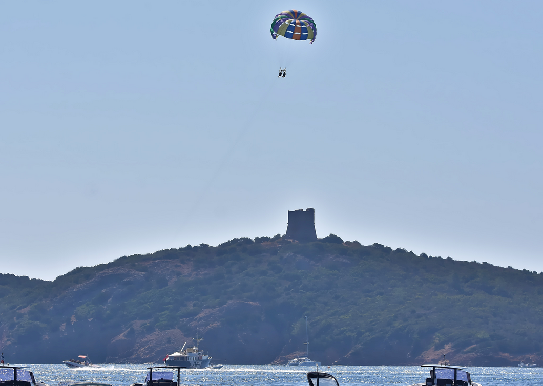  ASCparasailingAR1