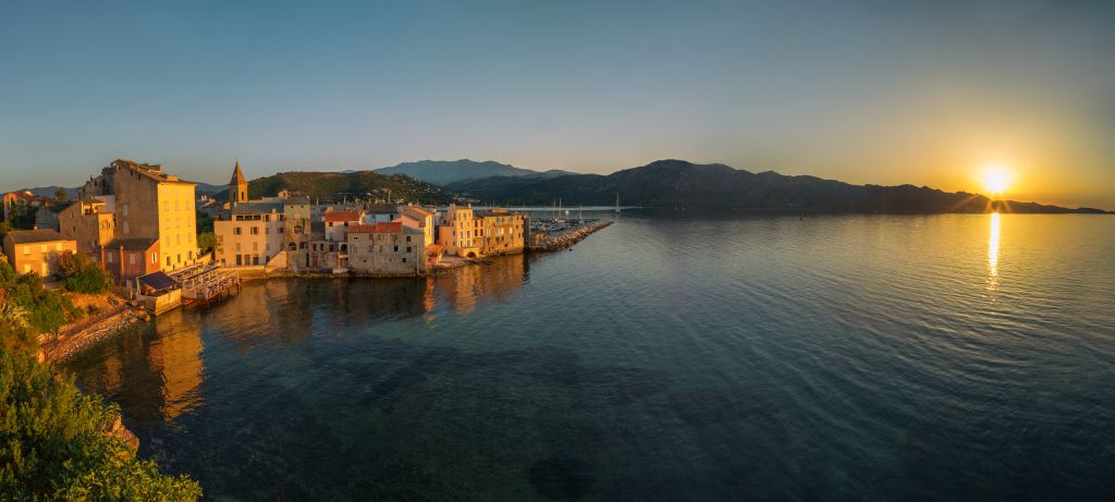  AdobeStock_serkat Photography-Saint-Florent_r