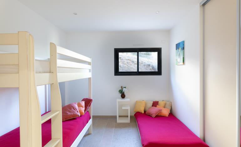 Chambre 3 enfants-lits bébés sur demande Santi Laurini Photographer