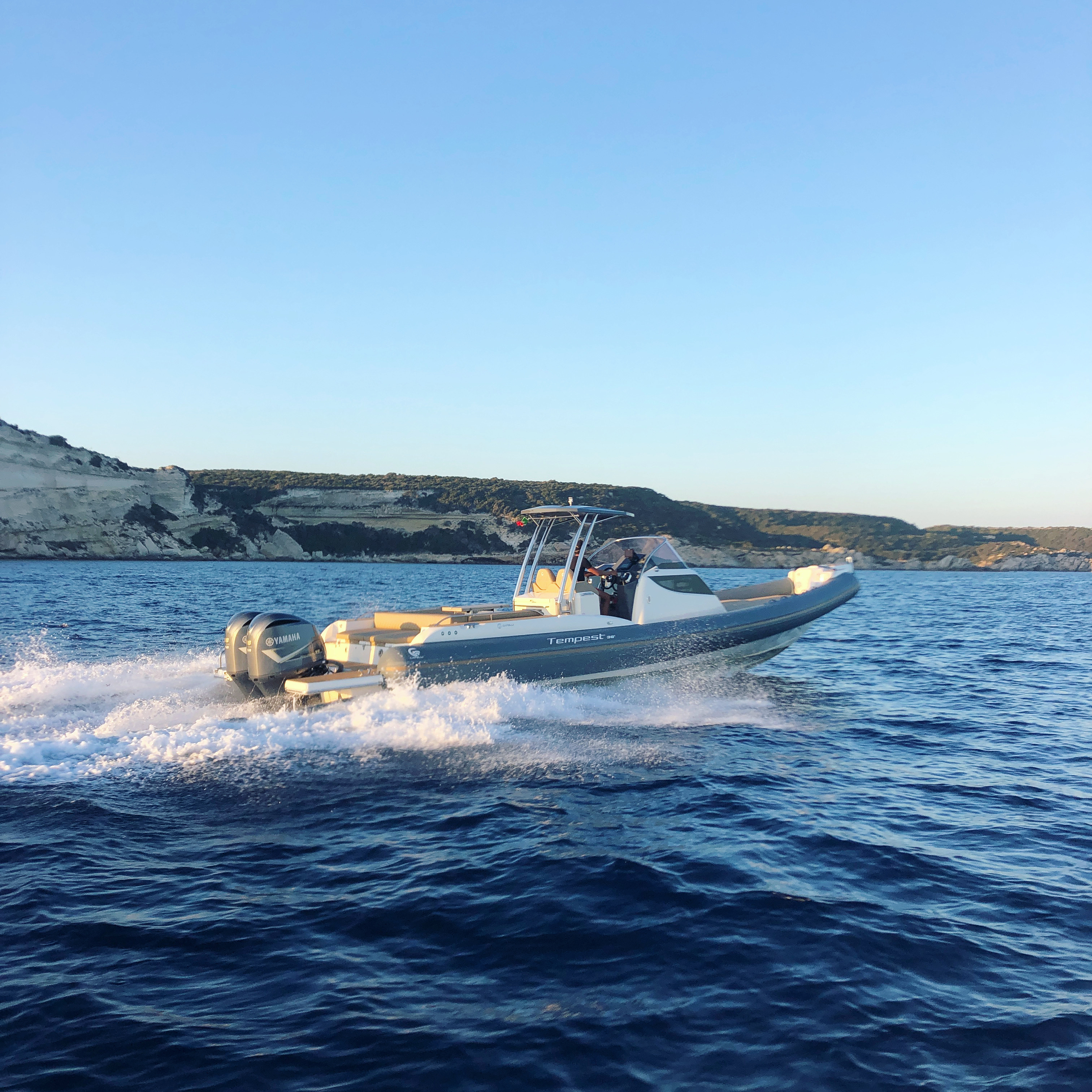 LOCATION DE BATEAUX PIANTARELLA NAUTIC | Site officiel du tourisme