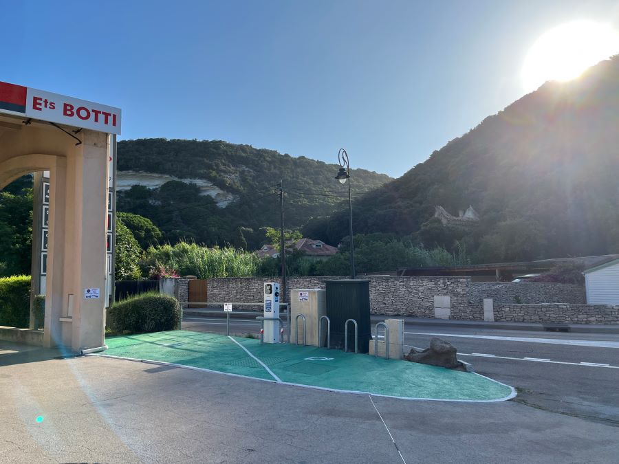  Borne électrique