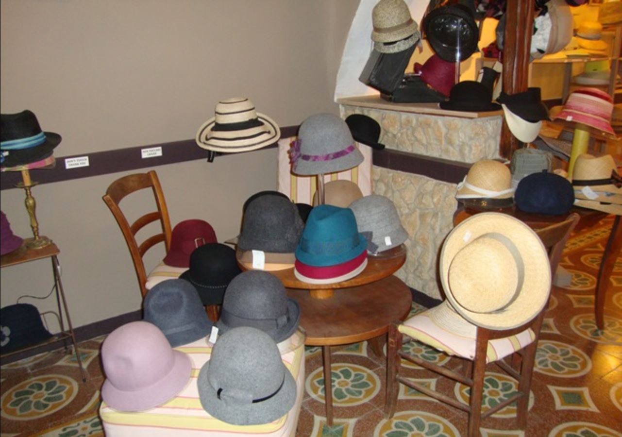  boutique_chapeaux_chapellerie_CHAPO'THE_bonifacio_citadelle