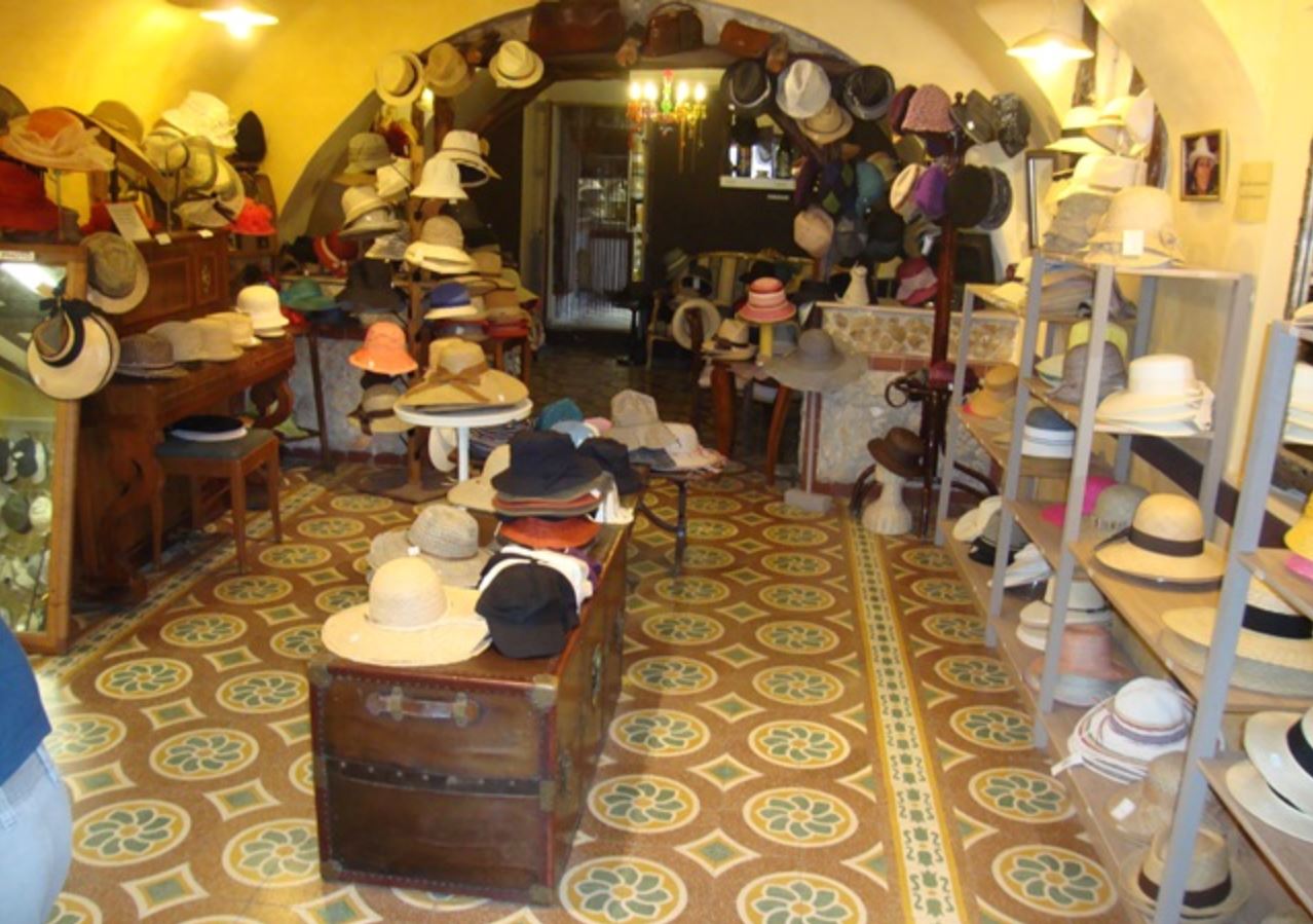  boutique_chapeaux_chapellerie_CHAPO'THE_bonifacio_citadelle