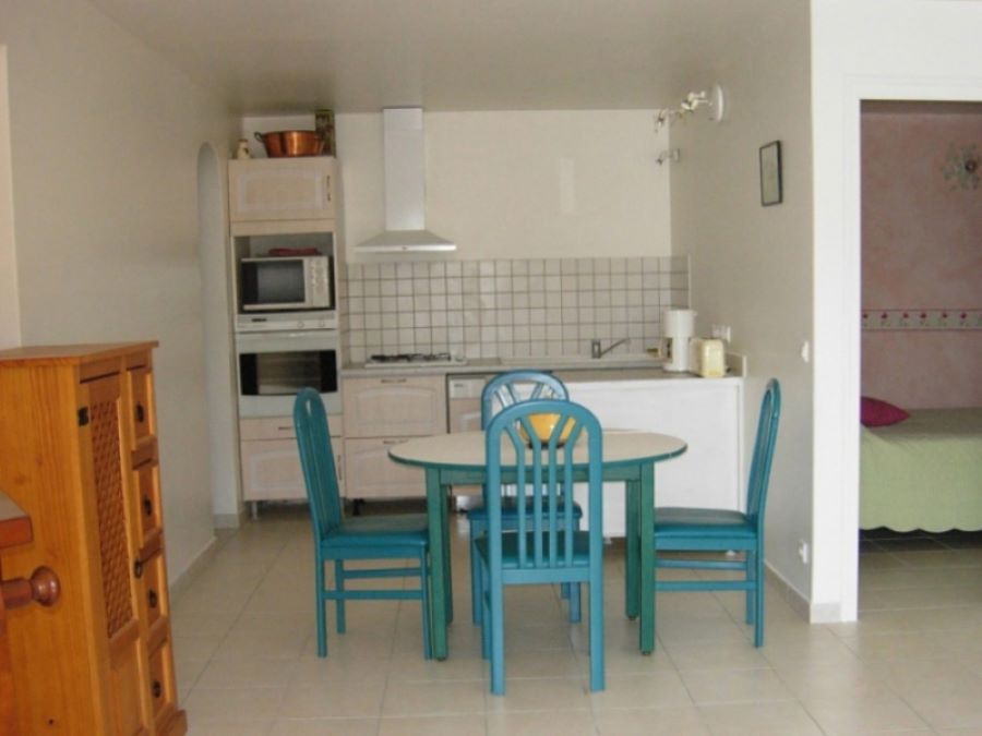  CHEZ AUGUSTIN_10_10