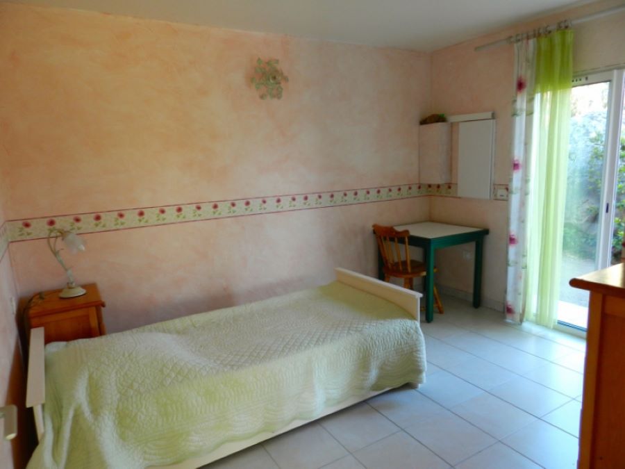  CHEZ AUGUSTIN_5_5