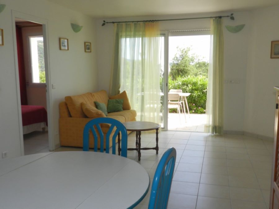  CHEZ AUGUSTIN_6_6