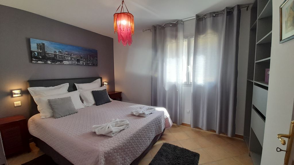  T3 N° 1 rez jardin - Chambre 1 - lit 160/200