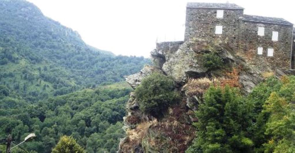  Grand rocher de Tozza