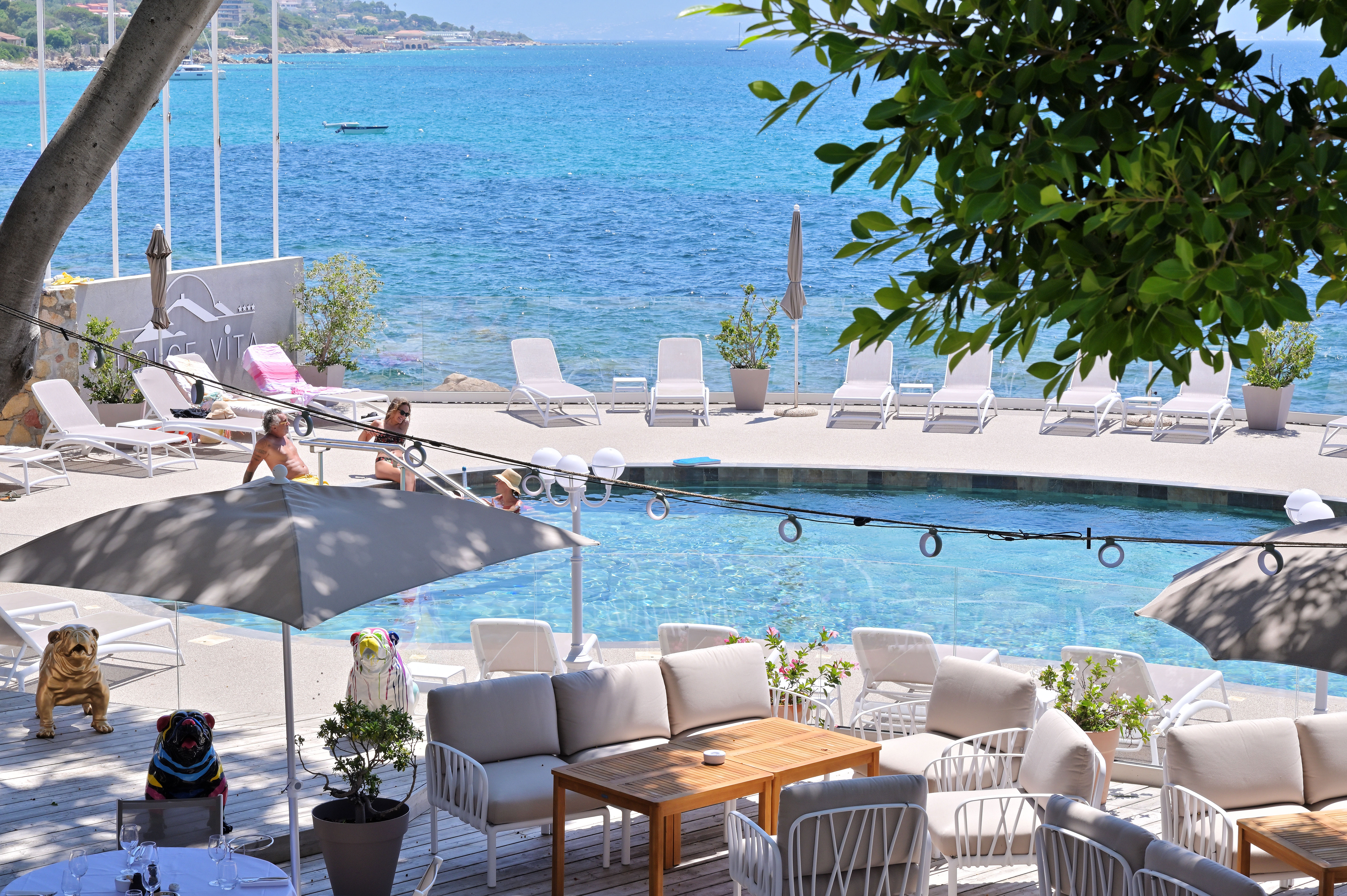  Hotel Restaurant Dolce Vita_outdoor heated pool with sea view (11)