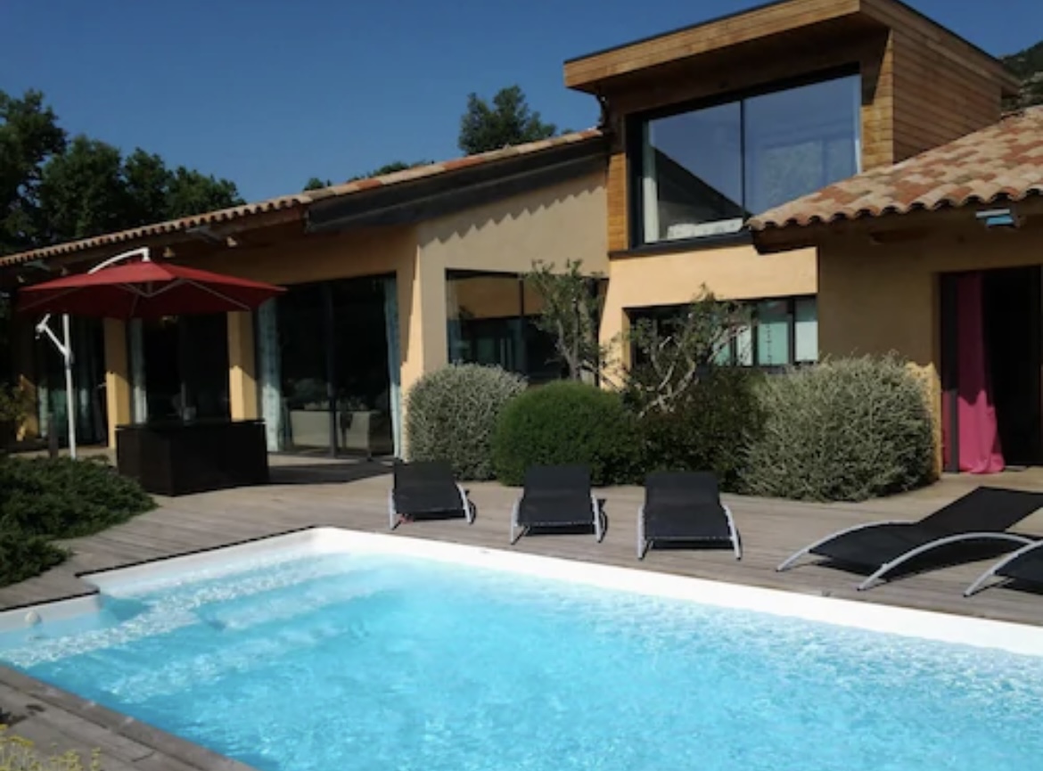  villa exterieur piscine