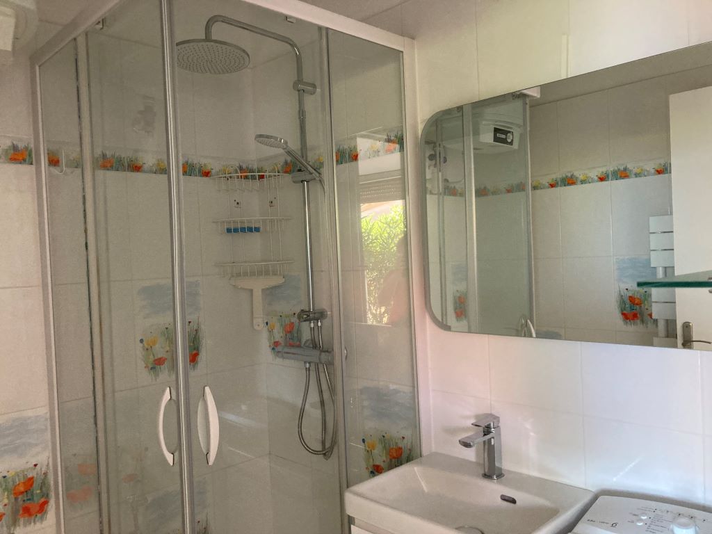  Douche - lavabo