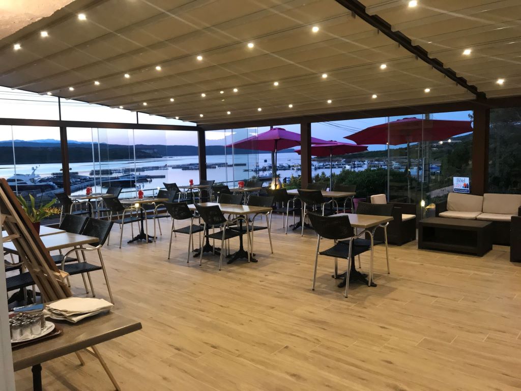  TERRASSE RESTAURANT