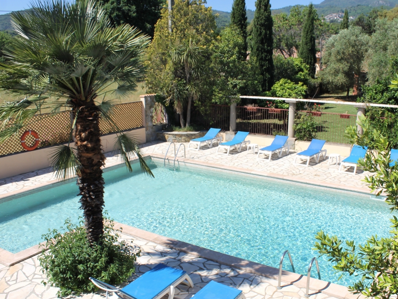  La Piscine partagée