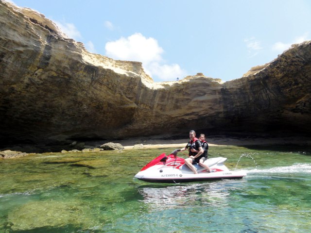  Location de jet ski et randonnées Extrême Sud Jet grotte orca
