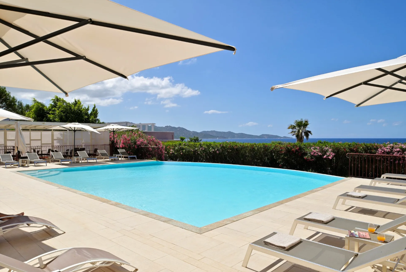  Lorenda piscine