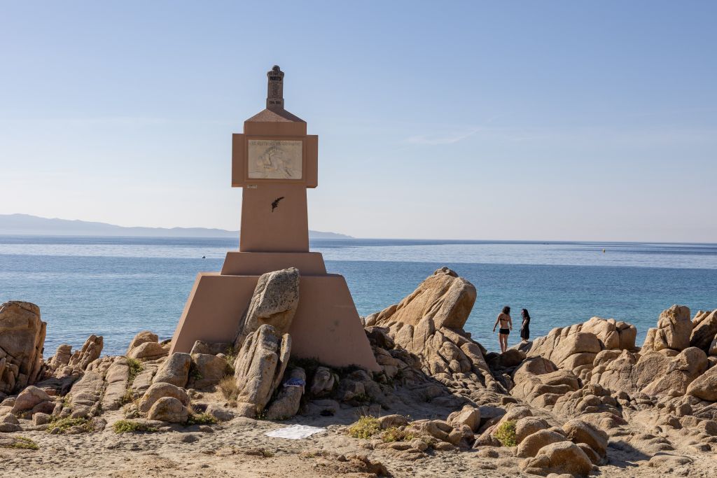  PAYS-AJACCIEN-AJACCIO-PLAGE-ETE-INDIEN-TERRE-SACREE