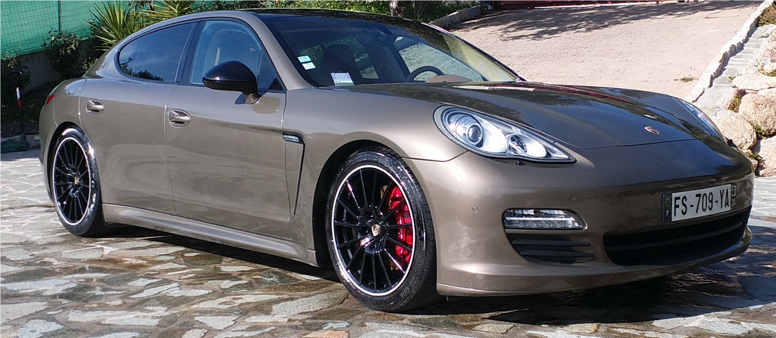  porsche panamera (loti)