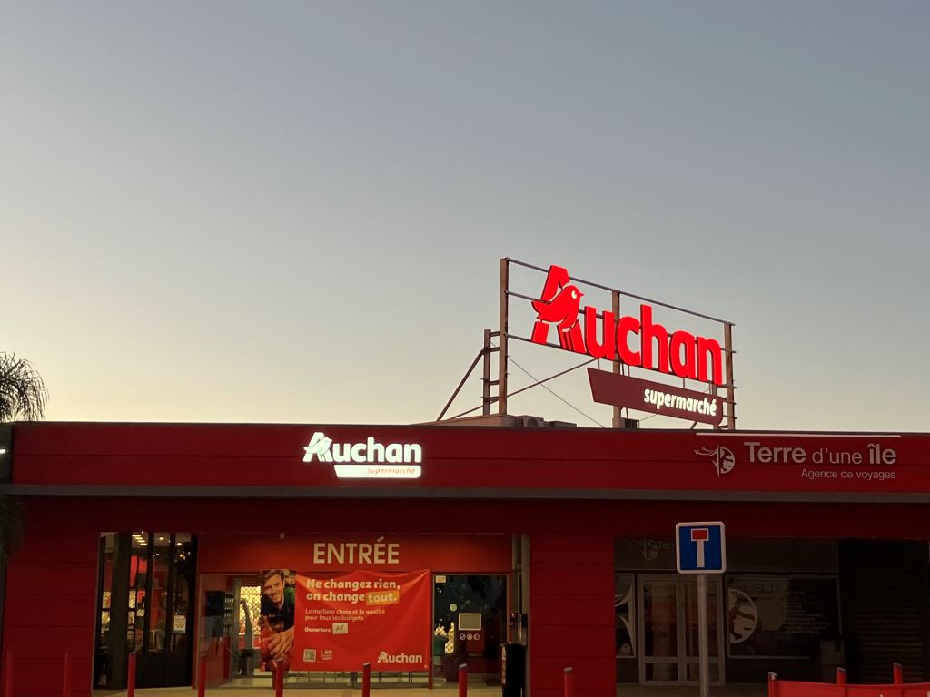  AUCHAN SUPERMARCHÉS