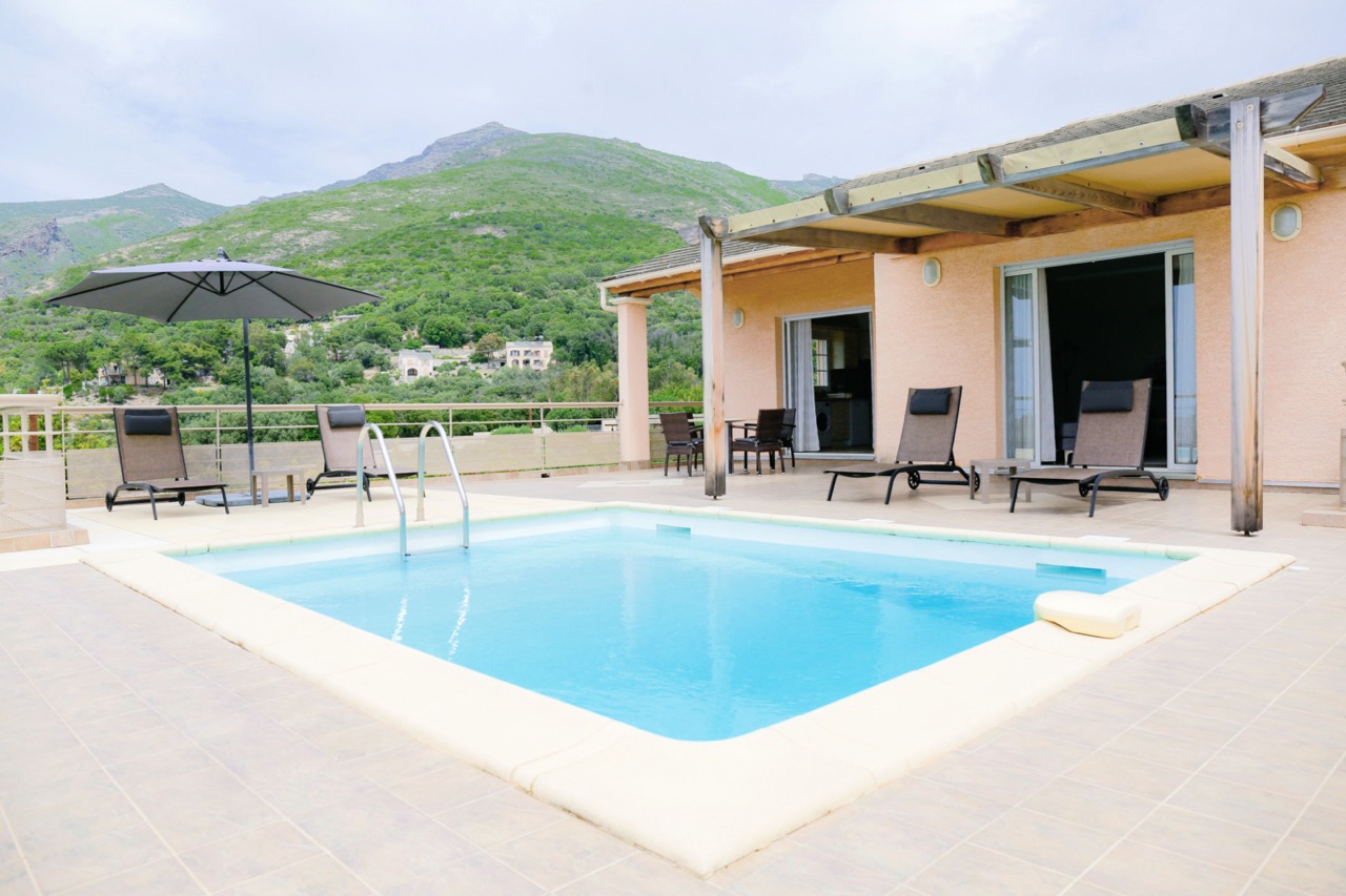  Piscine et terrasse Plage de Saleccia