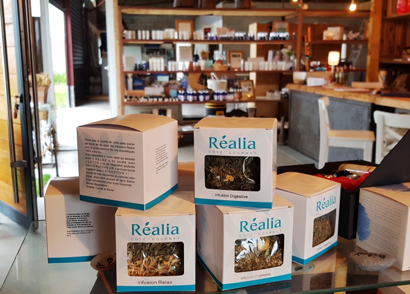  Realia c'esta aussi un côté gourmet avec des infusions, huiles d'olive et sirops