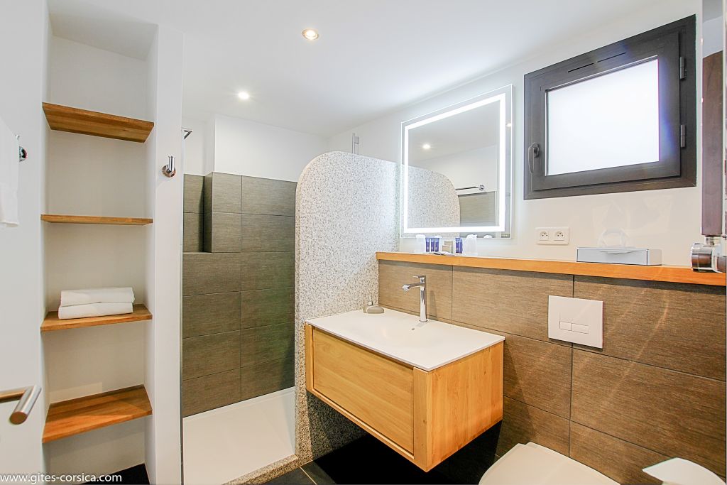  RESIDENCE-KALLISTE-Ajaccio---Salle-de-bain-bis