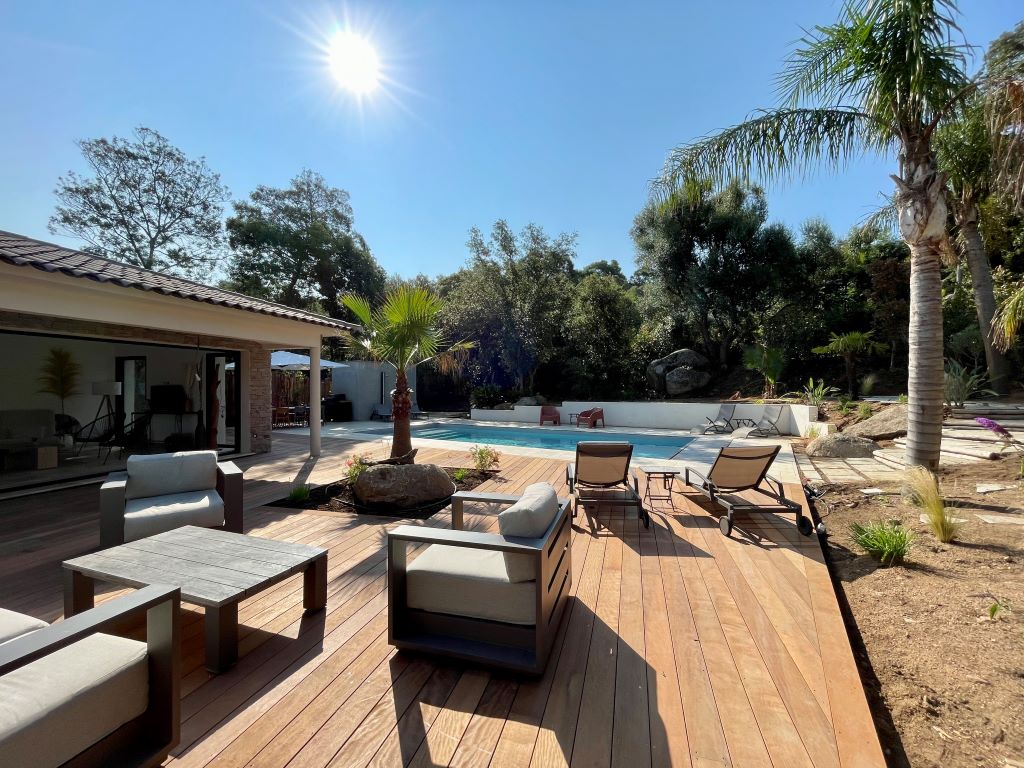  Salon-de-jardin---Piscine