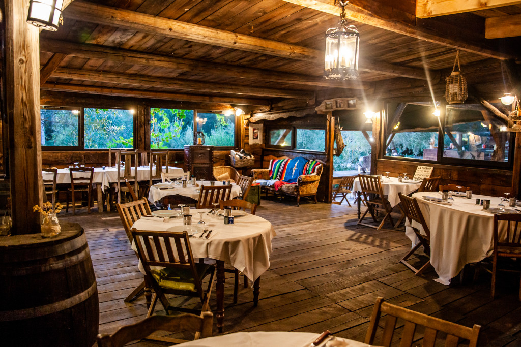  Santu Pultru__restaurant