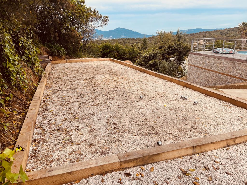  TERRAIN-DE-PETANQUE-2