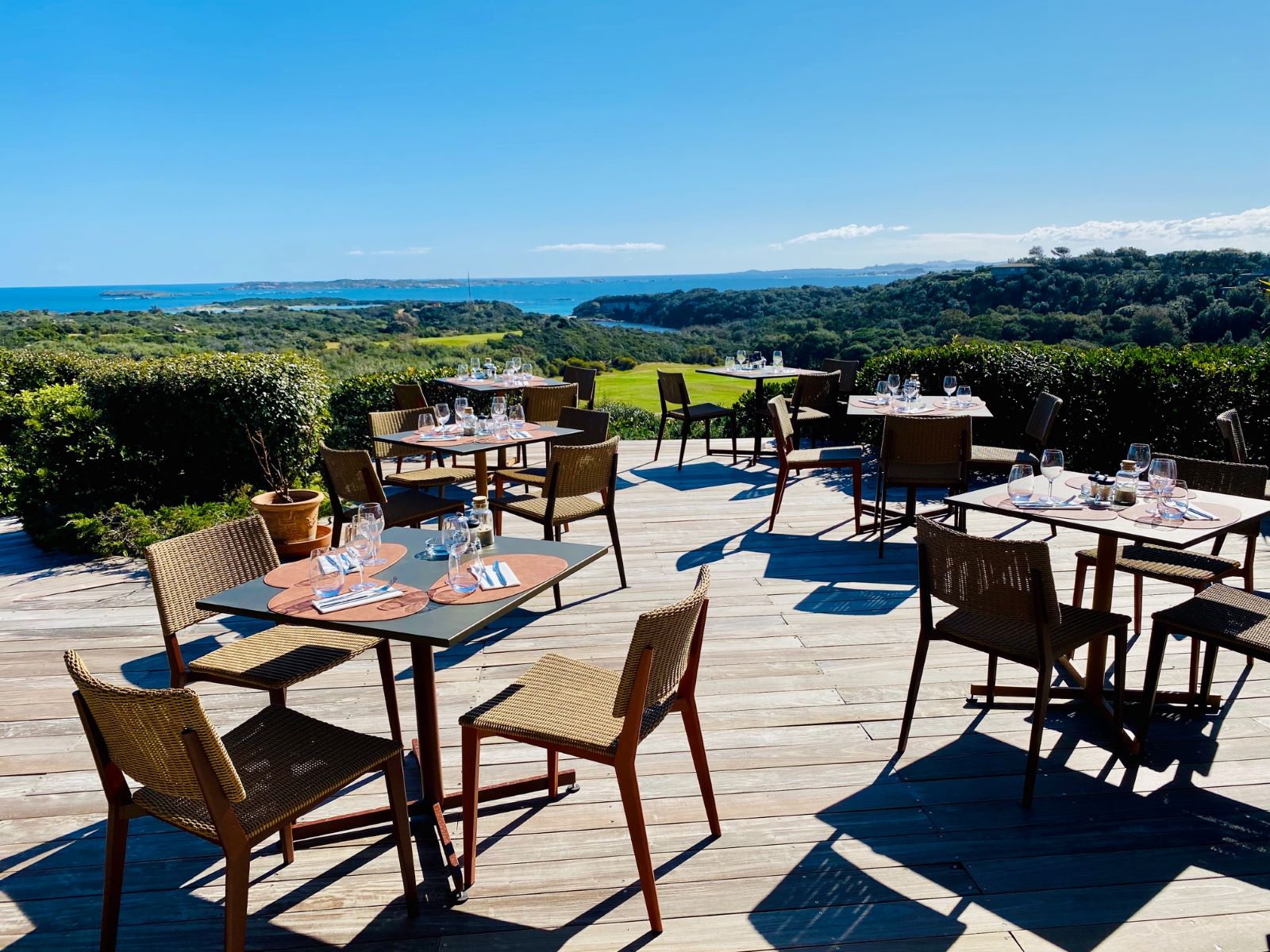  Restaurant-bonifacio-club-golf-sperone_u sperun